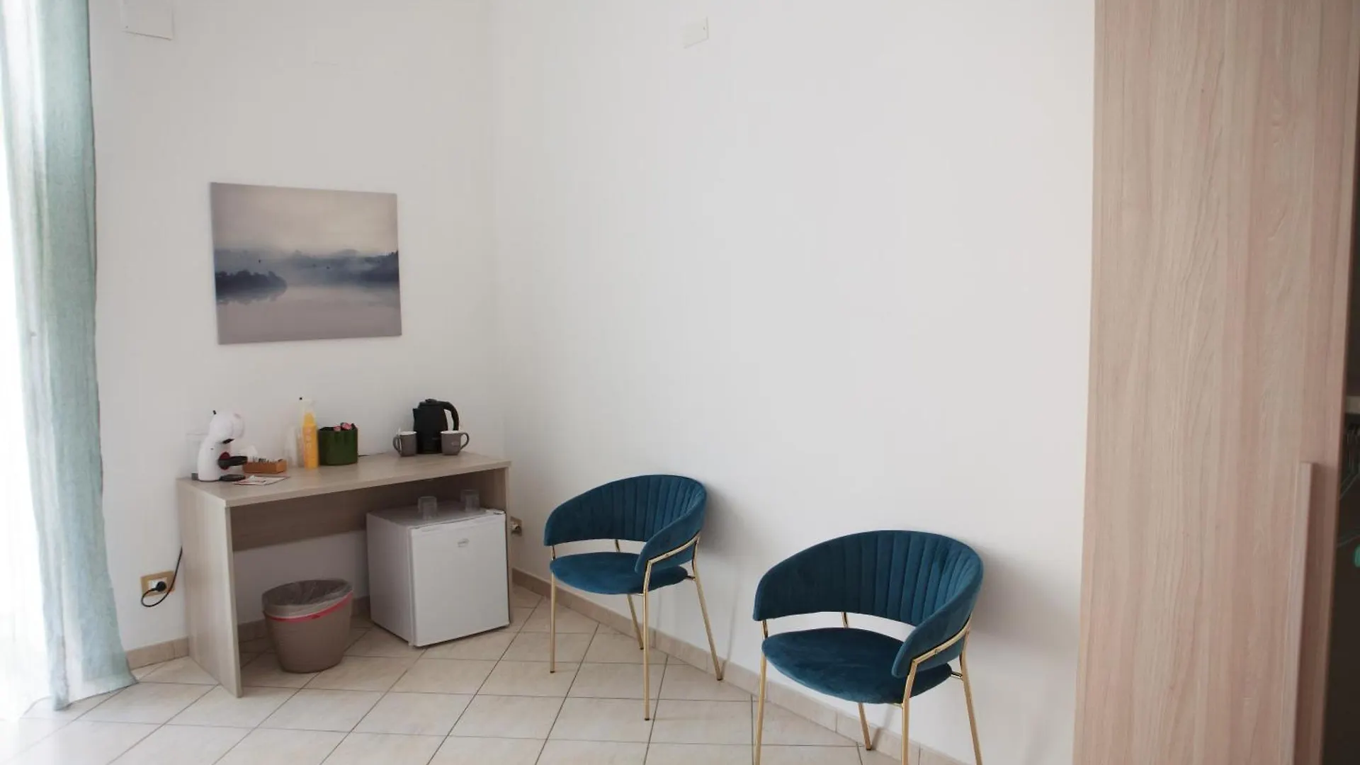 Giordano Room Portici 0*,  Italy